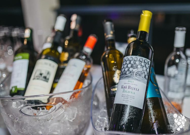 Ljubuški: Trnjak Fest okupio brojne zaljubljenike u vino