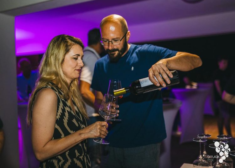 Ljubuški: Trnjak Fest okupio brojne zaljubljenike u vino