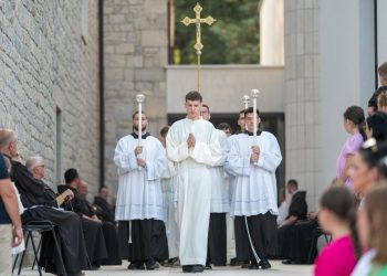 Foto: Franjevački samostan i Župa sv. Ante Padovanskog Humac - Ljubuški