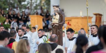 Foto: Franjevački samostan i Župa sv. Ante Padovanskog Humac - Ljubuški