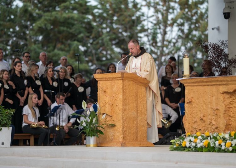 Foto: Franjevački samostan i Župa sv. Ante Padovanskog Humac - Ljubuški