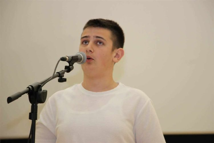 Marko Budimir – posuško čudo od djeteta oduševio na školskoj priredbi