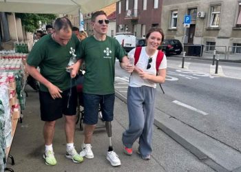 Mladić bez noge i obiju šaka hodočastio 16 kilometara svetom Anti