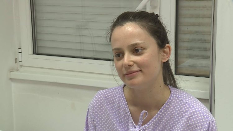 Muž porodio ženu ispred Hitne u Pločama: “Beba je malo požurila”