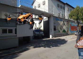 Policija u krugu zatvora u Mostaru srušila dron s drogom