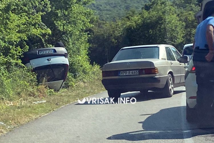 Široki Brijeg: Vozilo nakon slijetanja završilo na krovu između Jara i Uzarića