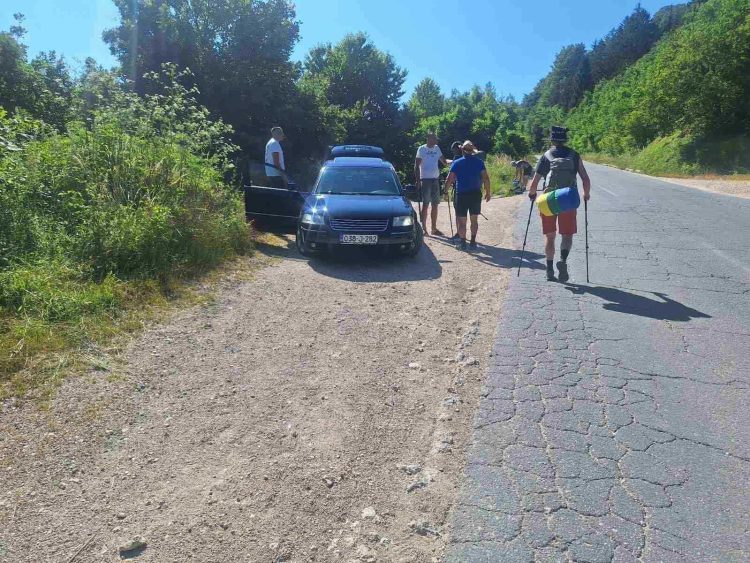 Napad na hodočasnike: Muškarac s palicama izazvao paniku