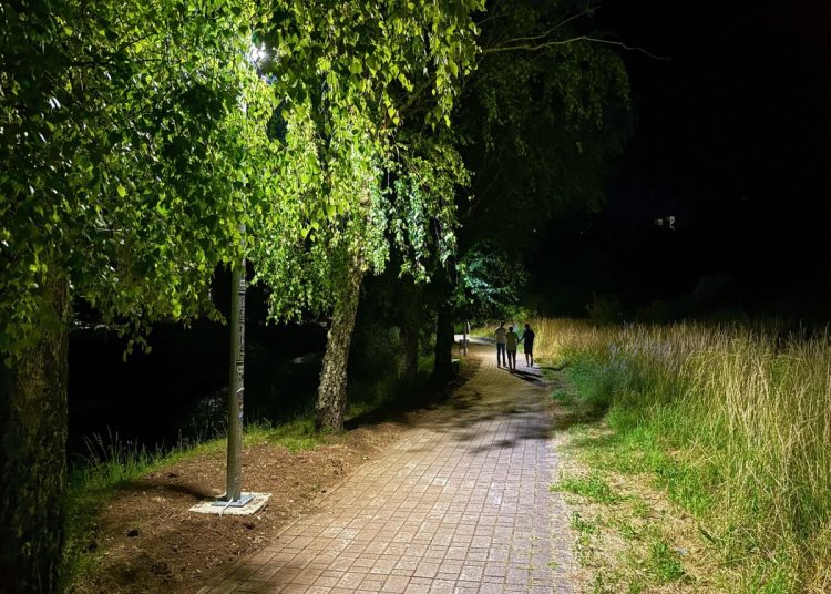 Široki Brijeg: Osvjetljena šetnica uz rijeku Lišticu na Vracama