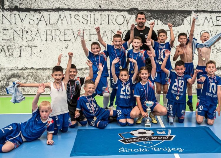 Širokobriješki nogometaši iz Herceg Sporta osvojili zlato u Omišu