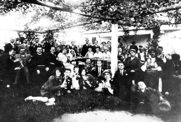 Iz prošlosti Širokog Brijega: Svadba Ante i Anđe Paradžik iz 1930. godine