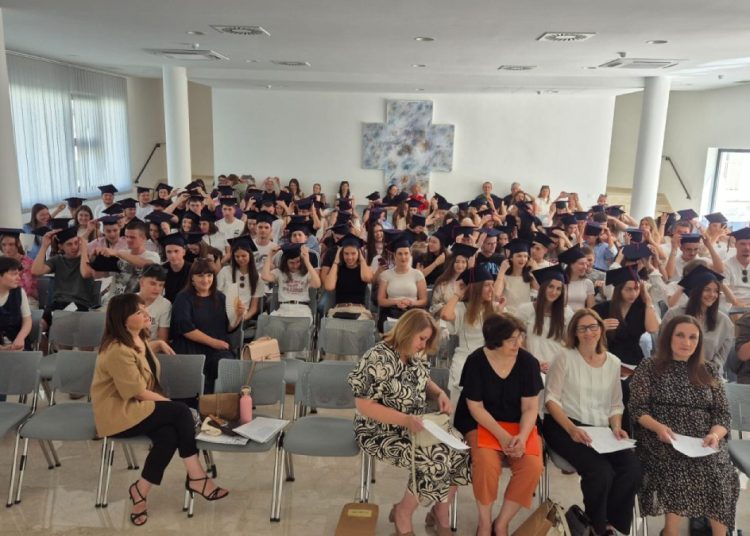 Svečana dodjela svjedodžbi 69. naraštaja Gimnazije fra Dominika Mandića