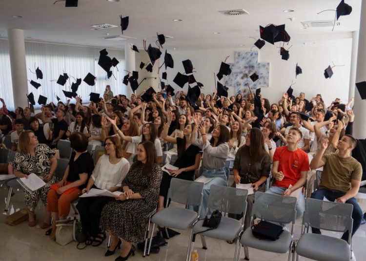 Svečana dodjela svjedodžbi 69. naraštaja Gimnazije fra Dominika Mandića