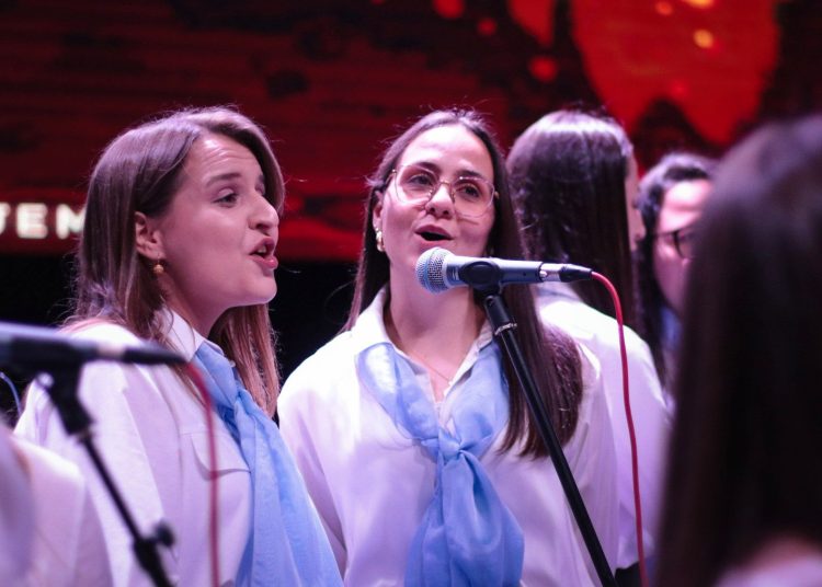 Tisuće ljudi u Mostaru na humanitarnom koncertu duhovne glazbe