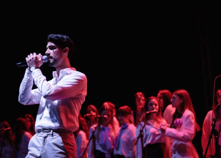 Tisuće ljudi u Mostaru na humanitarnom koncertu duhovne glazbe