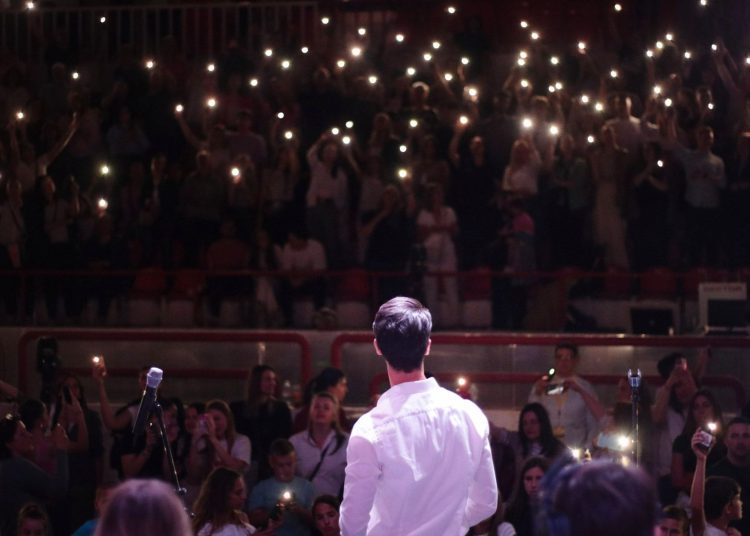 Tisuće ljudi u Mostaru na humanitarnom koncertu duhovne glazbe