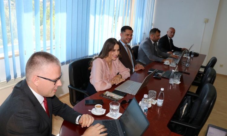 Vlada usvojila odluku o isplati regresa državnim službenicima u ŽZH