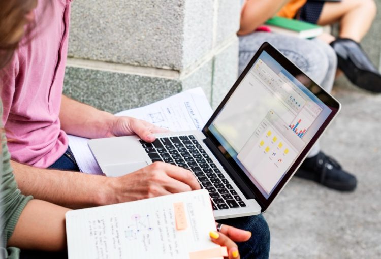 Započeli online upisi u srednje škole Županije Zapadnohercegovačke