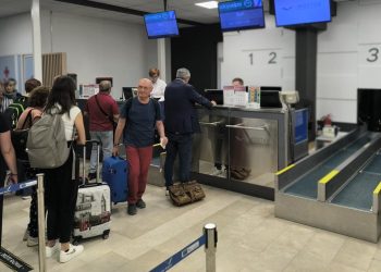 Zračna luka Mostar puna turista