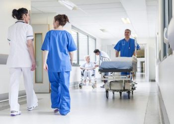 Tisuće medicinskih sestara nedostaju u Hrvatskoj, spas se traži u BiH