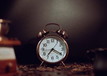 U svijetu se u školama uklanjaju analogni satovi, učenici ne znaju pročitati vrijeme