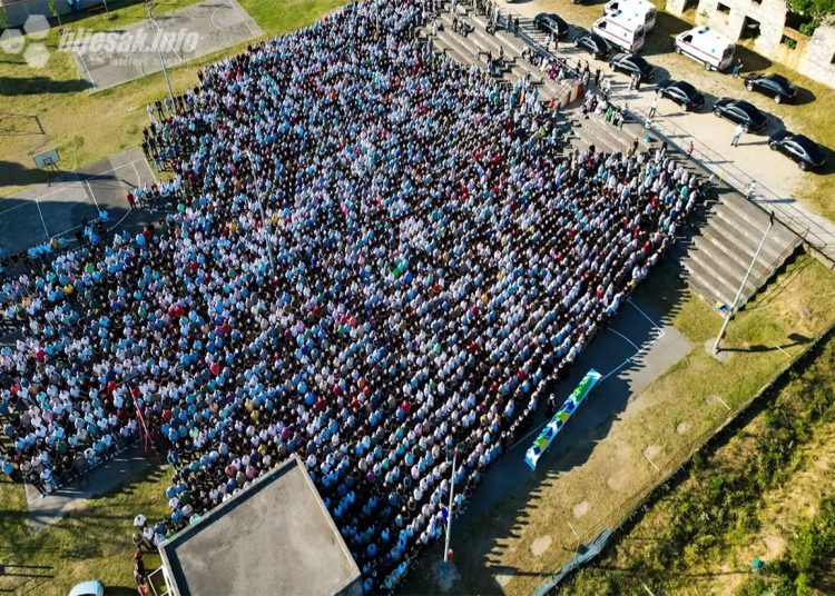 Mostar u suzama: Tisuće ljudi na oproštaju od troje mladih stradalih
