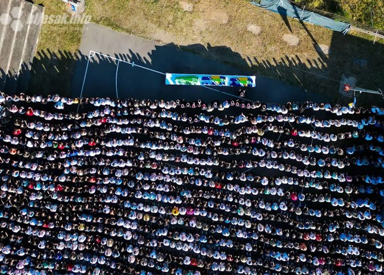 Mostar u suzama: Tisuće ljudi na oproštaju od troje mladih stradalih