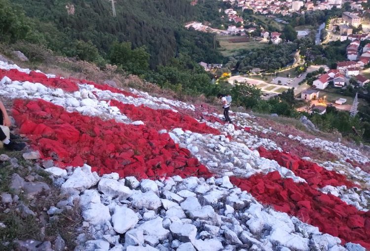 Široki Brijeg: Nastavljena akcija čišćenja hrvatskog grba na Ciganskom brdu