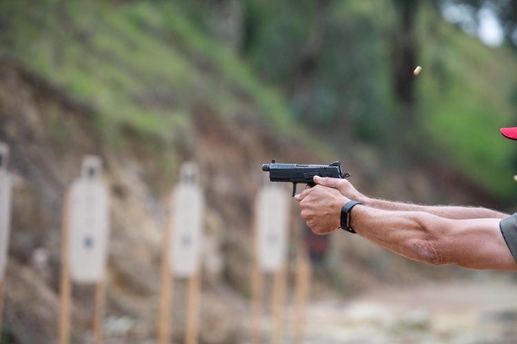 BiH: Brat slučajno upucao sestru na svadbi, liječnici joj spasili život