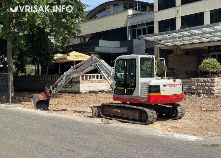 Široki Brijeg: Evo kako napreduju radovi ispred hotela Park