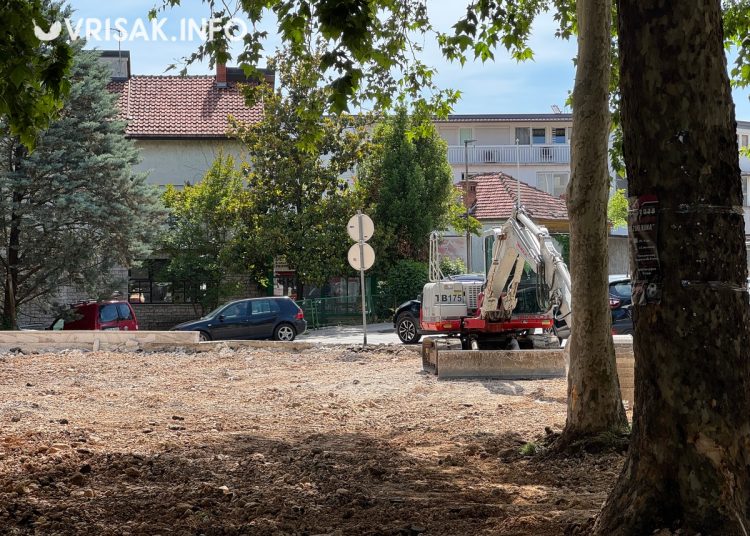 Široki Brijeg: Evo kako napreduju radovi ispred hotela Park