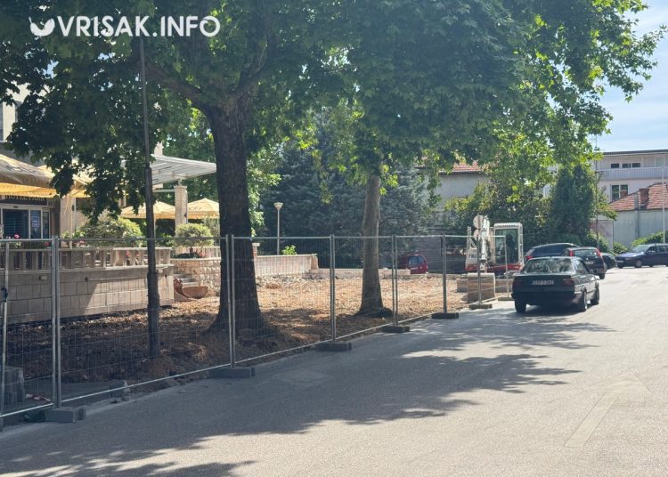 Široki Brijeg: Evo kako napreduju radovi ispred hotela Park