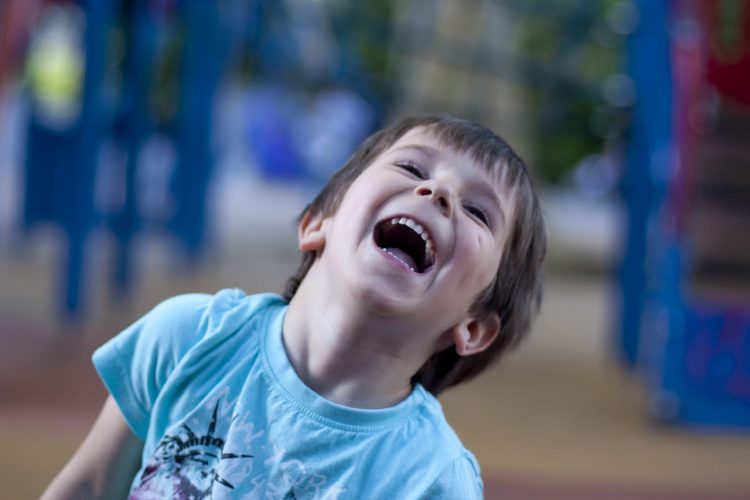 Kako odgojiti sretno dijete? Ljubav, vrijeme i prisutnost vrijede više od darova