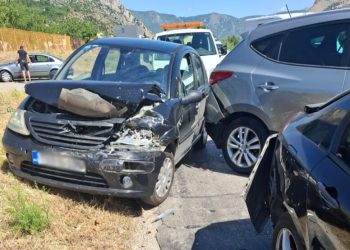 Tri vozila se sudarila kod Mostara, jedna osoba lakše ozlijeđena