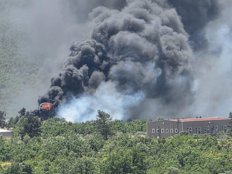 Uslijed jakog vjetra ponovno aktiviran požar u prigradskom naselju Ljubuškog