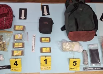 U Makarskoj uhićen 30-godišnjak: Pronađeni droga, oružje i eksplozivne tvari