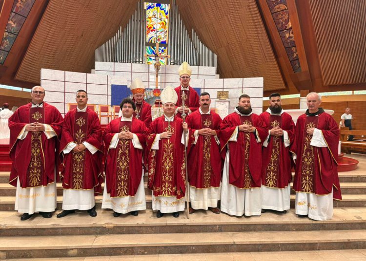 Hercegovina bogatija za pet novih svećenika, od toga dvojica iz Posušja