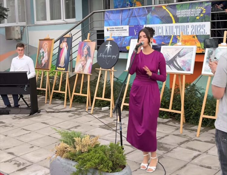 Pogledajte nastup Širokobriježanke Marijane Soldo u Sarajevu: Balada pred Ministarstvom