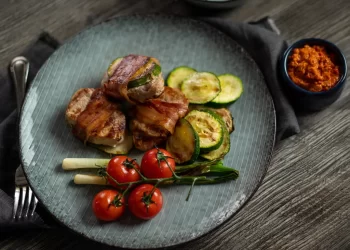 Ljetni lungić s tikvicama i cherry rajčicama