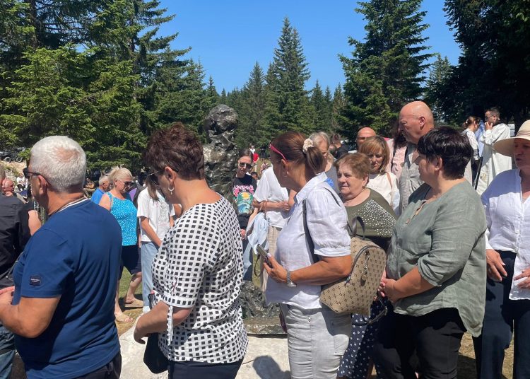 Tisuće hodočasnika na Kedžari obilježilo Divin dan uz polaganje redovničkih zavjeta