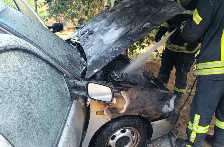 Treći automobil u Mostaru gori, ovaj put u Raštanima