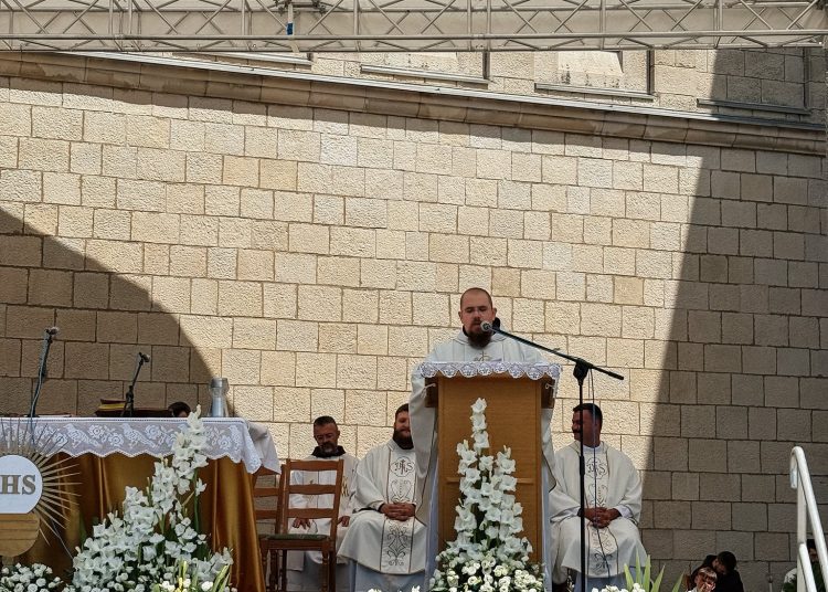 (VIDEO) Na blagdan sv. Ilije fra Josip Stanić iz Tomislavgrada proslavio mladu misu