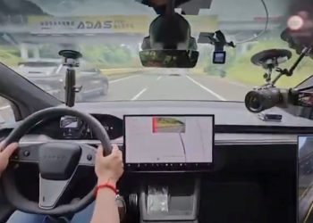 Tesla nadmašila kineske rivale u testiranju autonomne vožnje