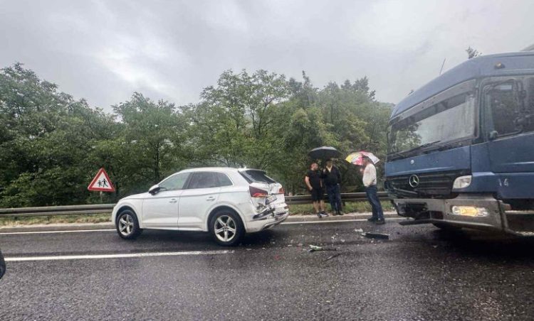 Sudar kod Konjica: Dijete ozlijeđeno dok je otac gasio požar na drugom vozilu