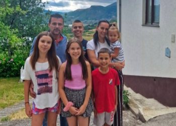 Sedmeročlana obitelj Ćališ vratila se u Hercegovinu: “Anđe, ajmo mi kući”
