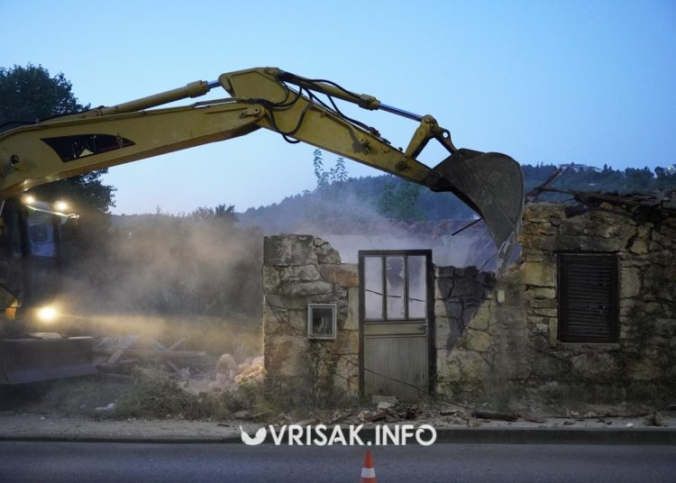 Široki Brijeg: Jutros srušen dio “Soptinih kuća”