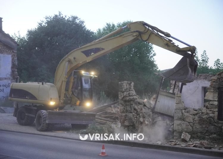Široki Brijeg: Jutros srušen dio “Soptinih kuća”