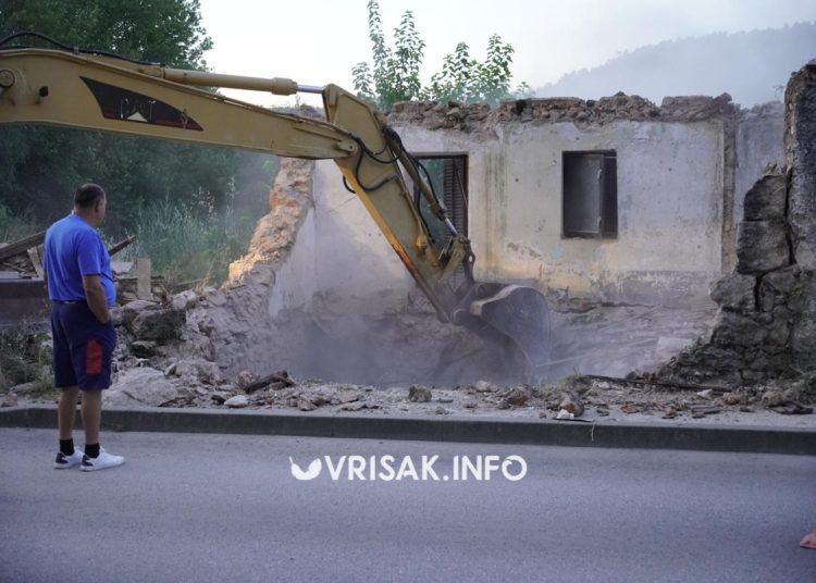 Široki Brijeg: Jutros srušen dio “Soptinih kuća”