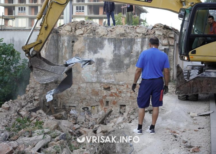 Široki Brijeg: Jutros srušen dio “Soptinih kuća”