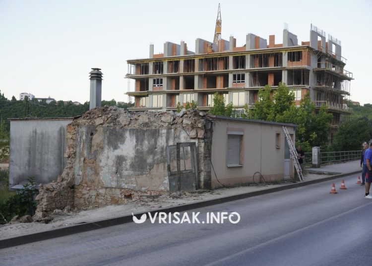 Široki Brijeg: Jutros srušen dio “Soptinih kuća”