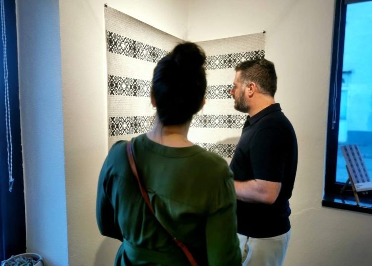 Široki Brijeg: Izložba “ORNO” Lea Pavlovića otvorena u galeriji Vrba